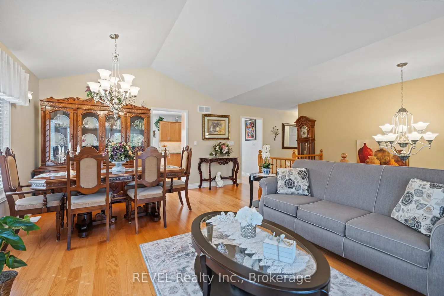 130 Loretta Drive photo 5