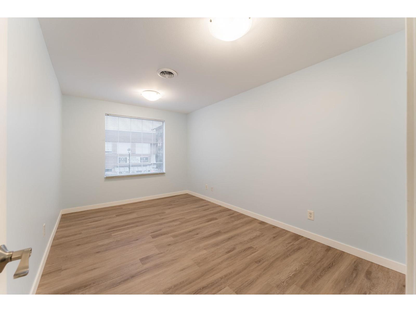 Additional image 3 of 205-20466 Fraser Highway, Langley, BC, V3A4G2