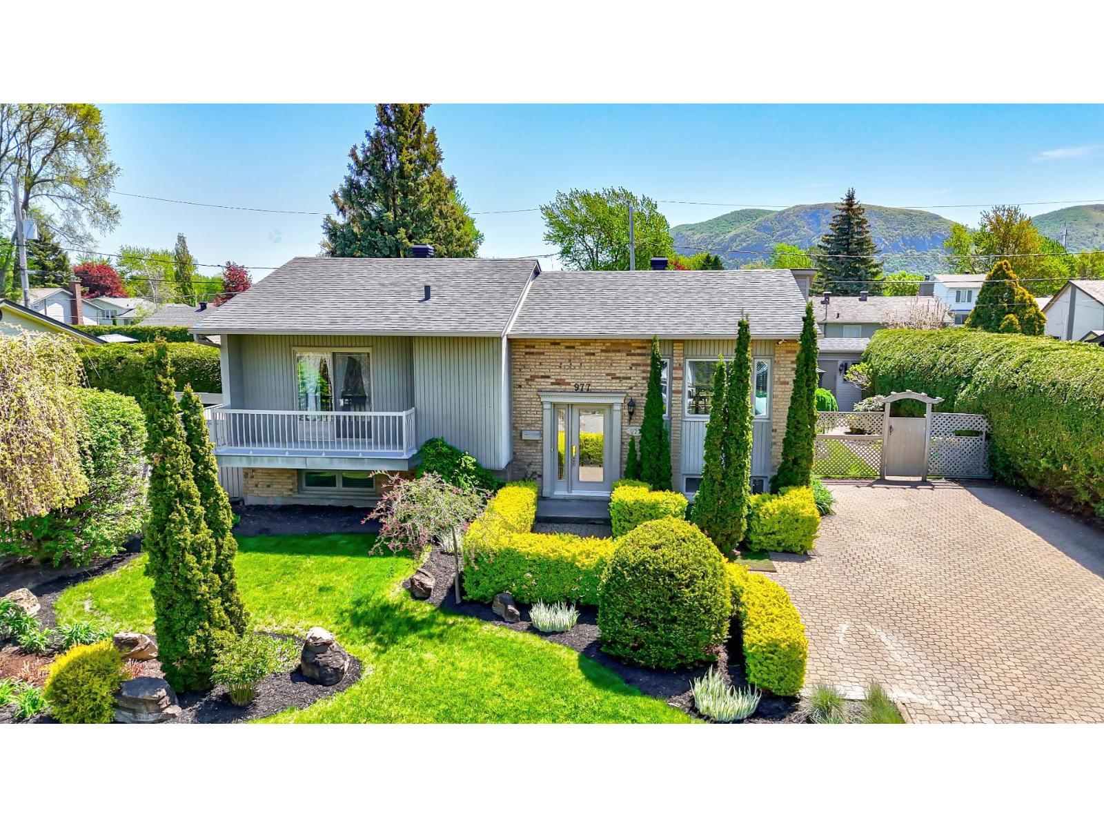 977 Rue de Beauport