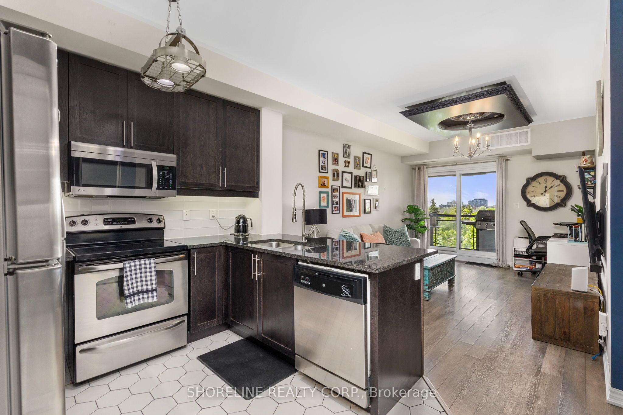 Additional image 3 of 401-570 Lolita Gardens, Mississauga, ON, L5A 0A1