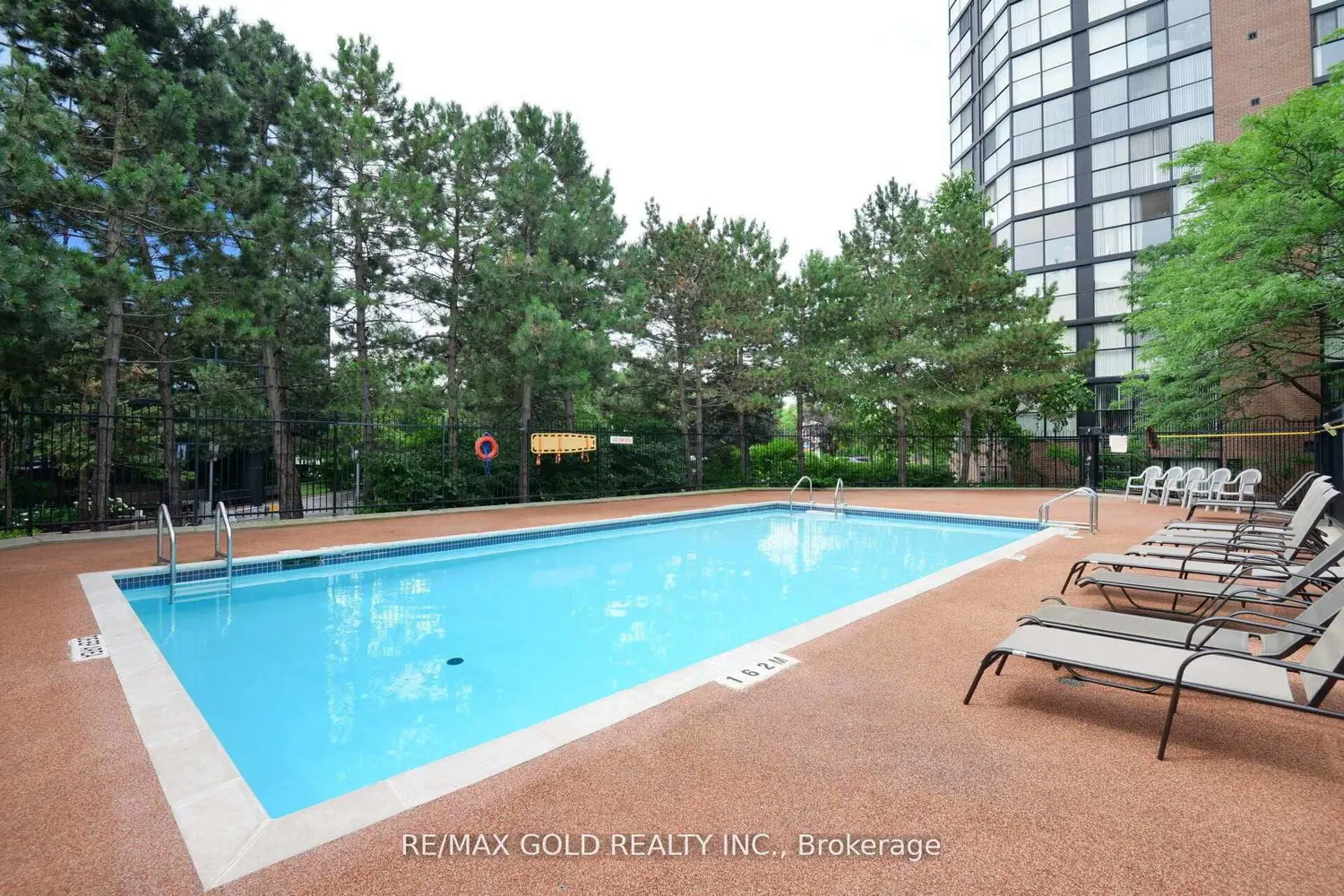 Additional image 20 of 2091 Hurontario Street 908