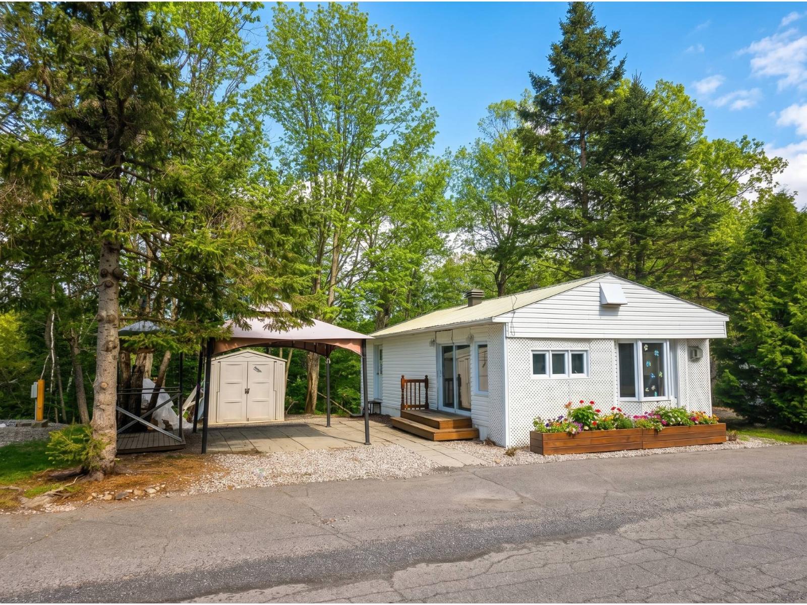 220 Av. du Bruant