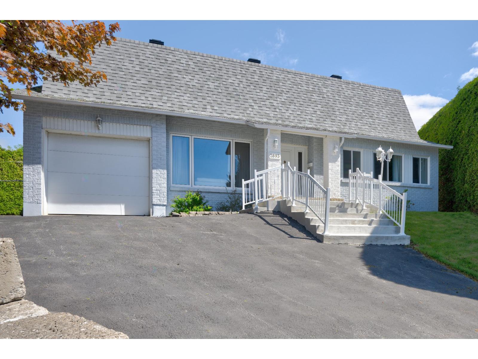 2693 Rue Curé-Chartrand