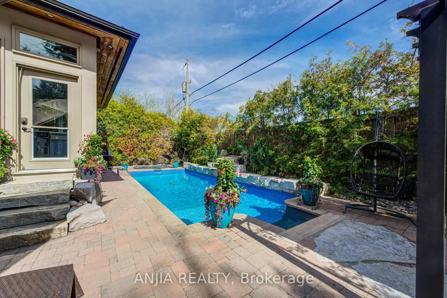 Additional image 12 of 452 Fernleigh Circle