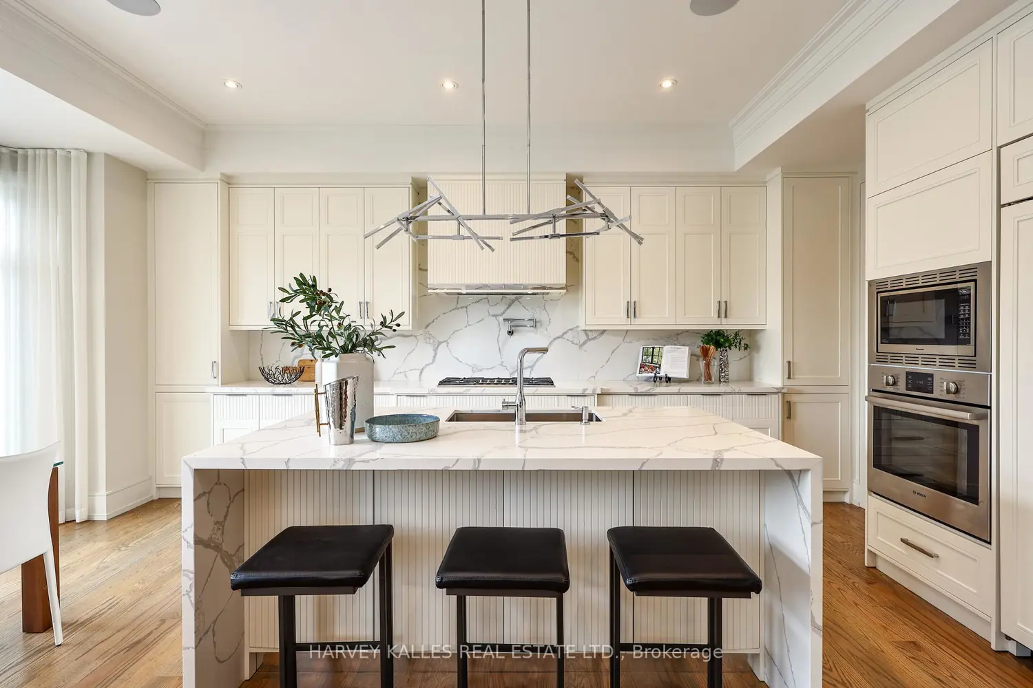 261 Brooke Avenue photo 4