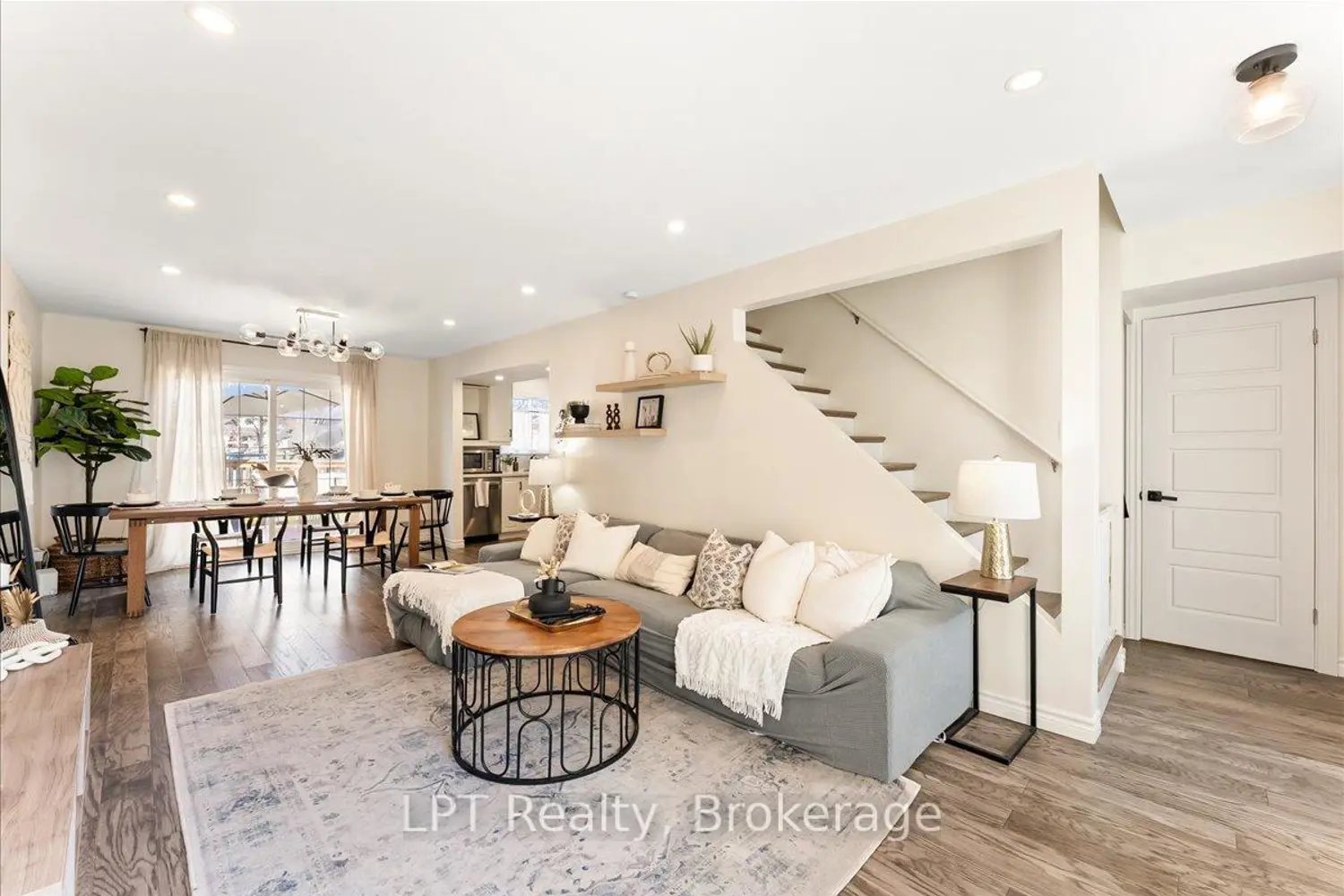 154 Beach Road photo 2