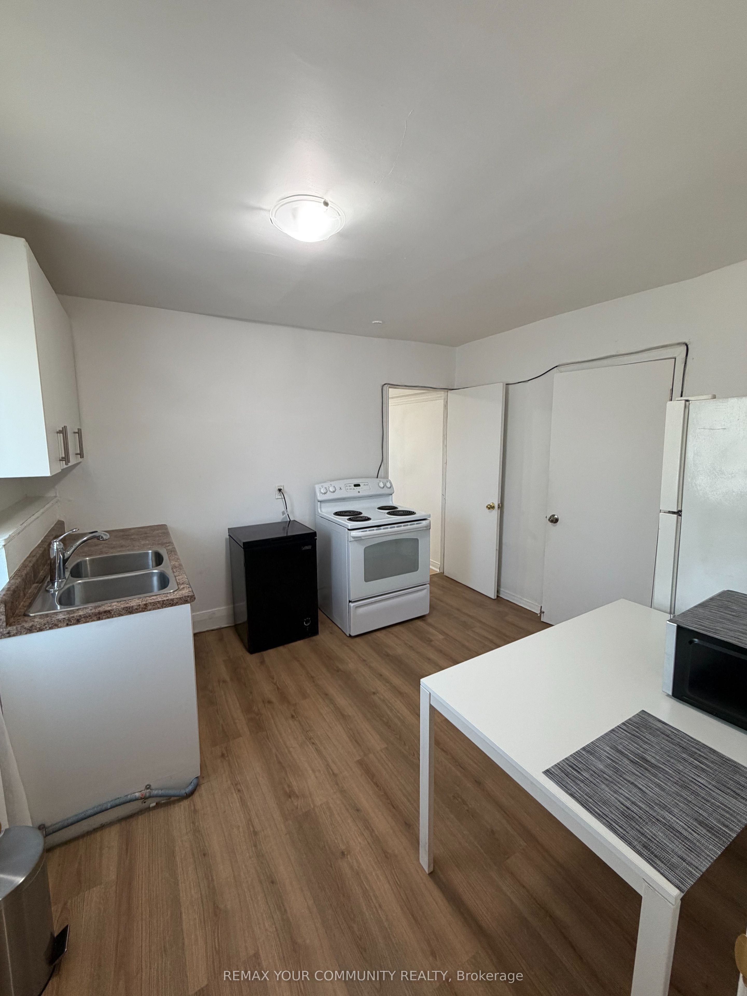 Additional image 3 of 214 Earlscourt Avenue, Toronto, ON, M6E 4B1