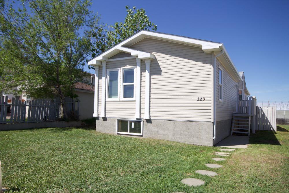 323 2 Street NW, Redcliff, AB, T0J 2P2
