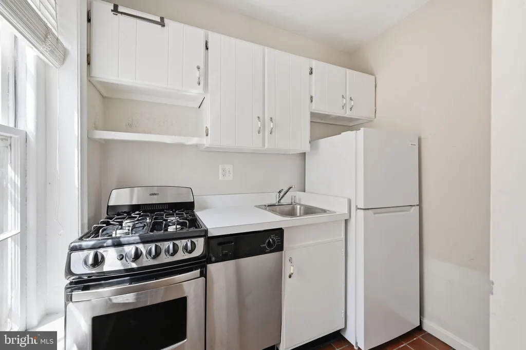 117 E Street SE Unit 302, Washington, DC 20003 photo 5