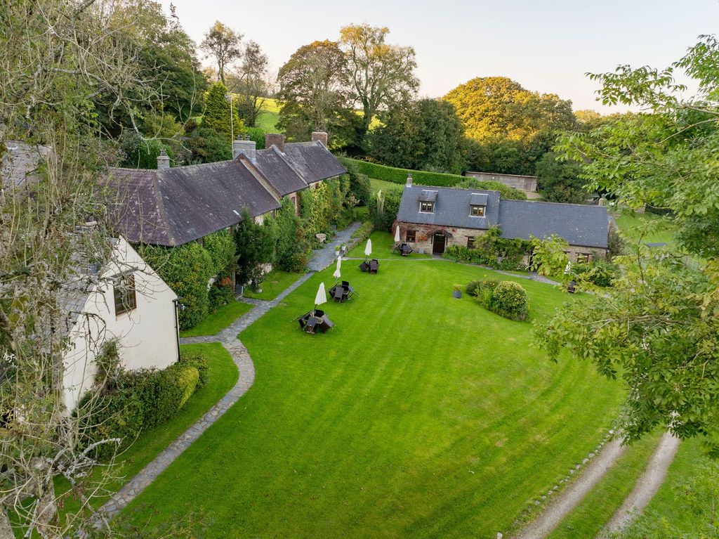 21 bed detached house for saleClydey Cottages, Penrallt, Lancych, Boncath SA37