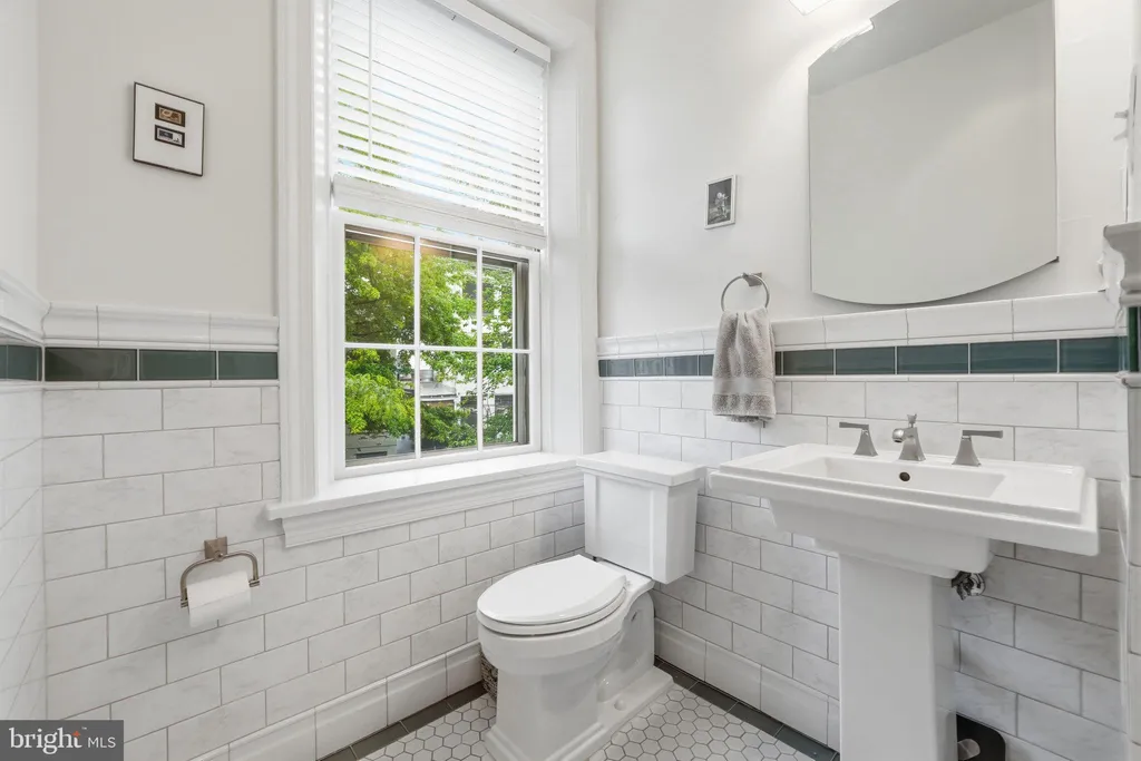 Additional image 32 of 319 C Street SE, Washington, DC 20003