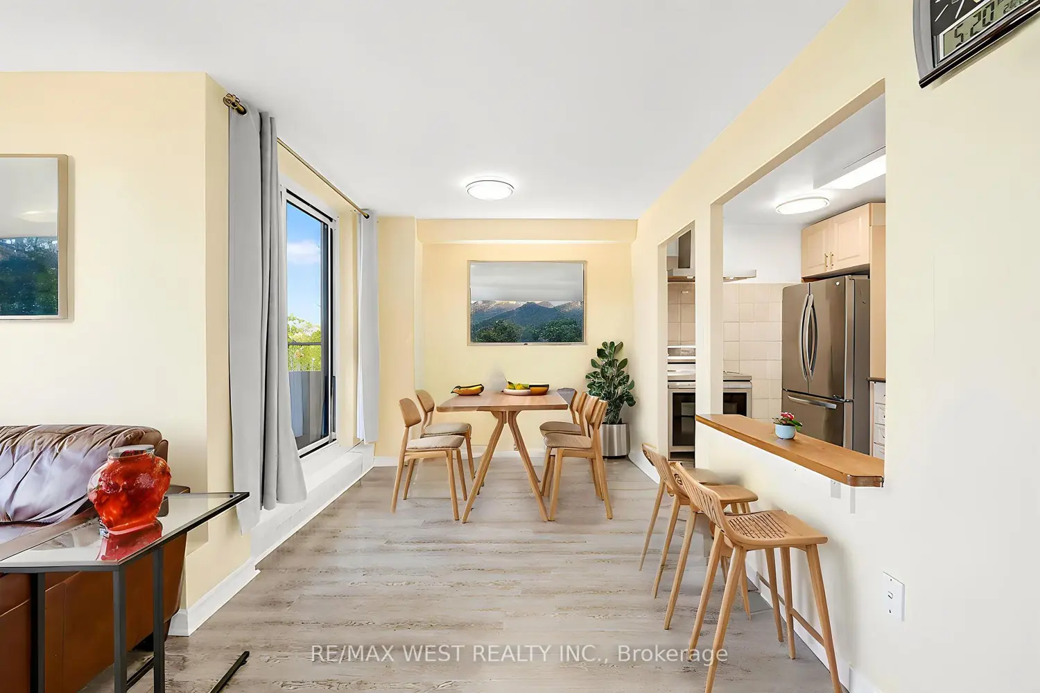 335 Driftwood Avenue 709 photo 4