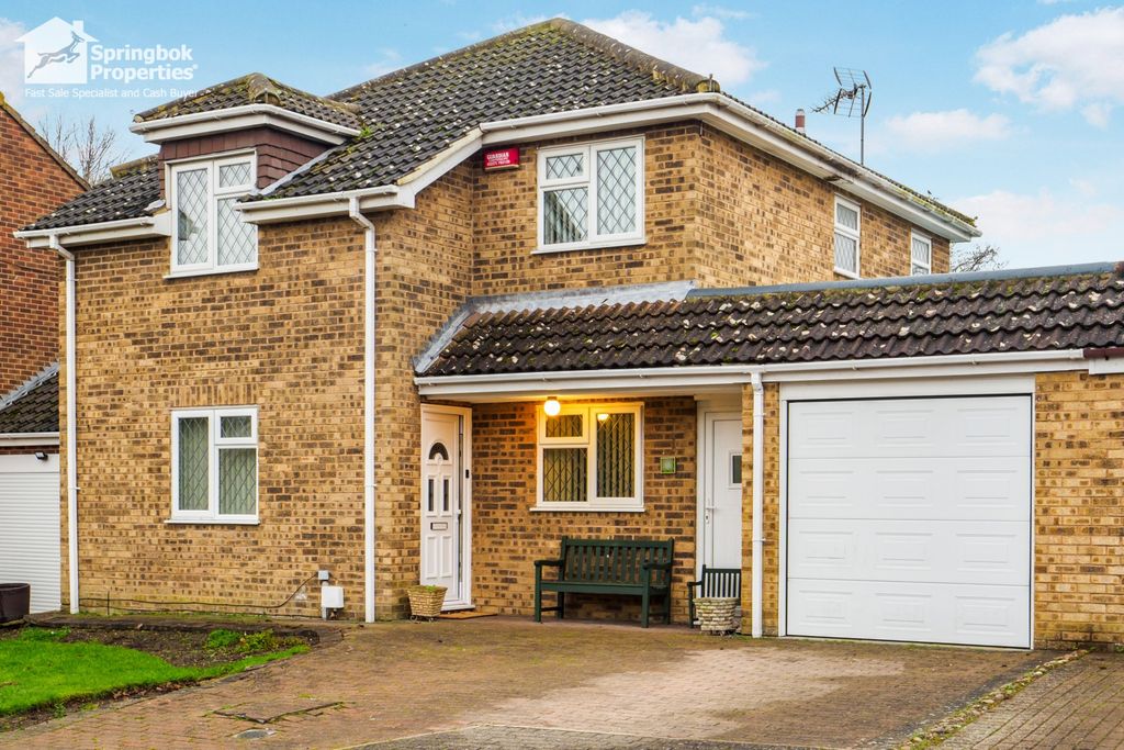 4 bed detached house for salePark Wood Close, Broadstairs, Kent CT10