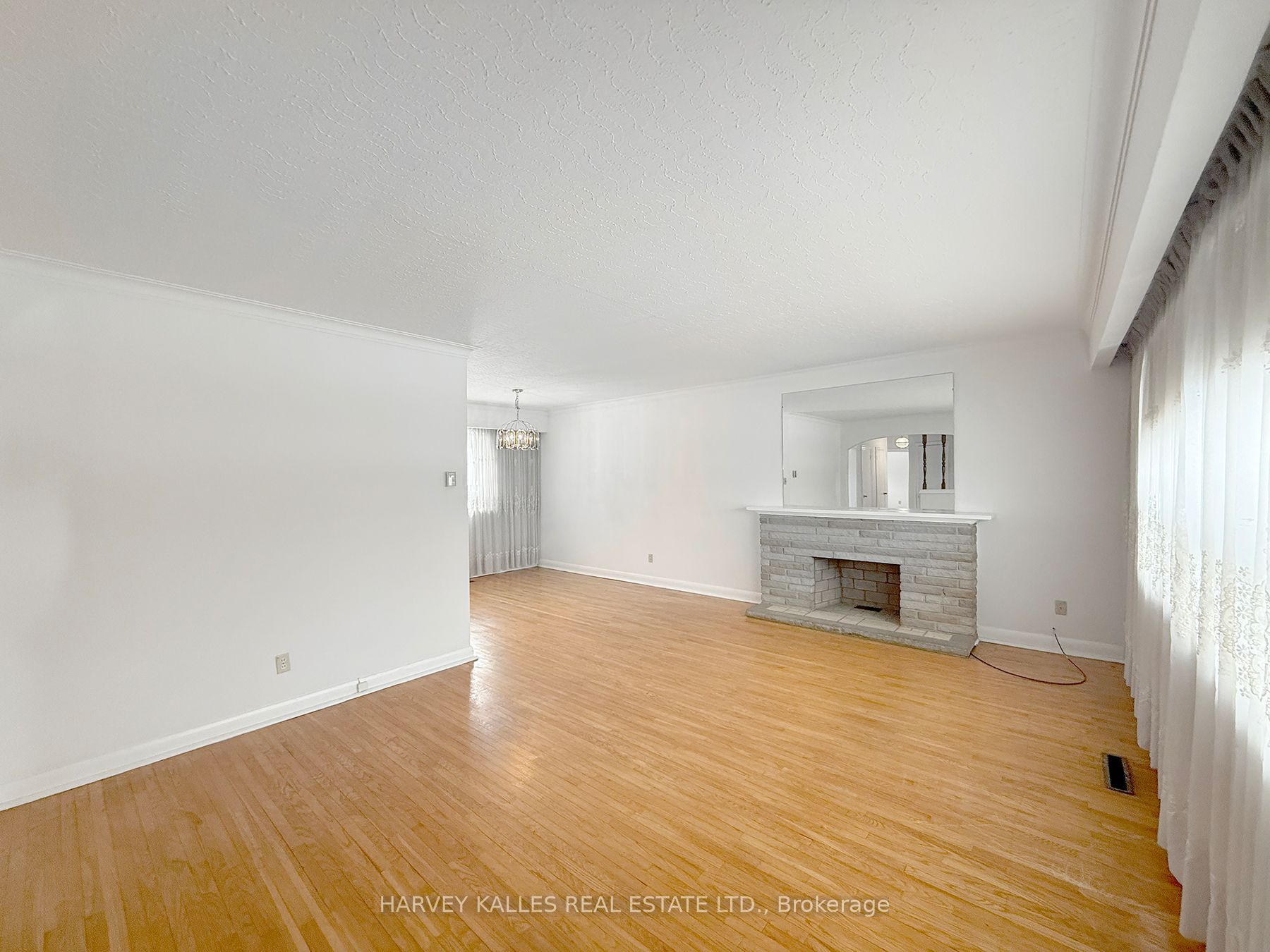 Additional image 4 of 214 Dixon Road, Toronto, ON, M9P 2M1