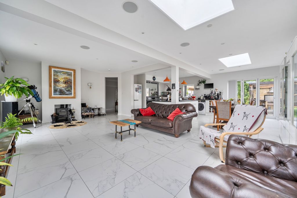 Additional image 5 of 4 bed detached bungalow for saleFarm Close, Elmer, Bognor Regis PO22
