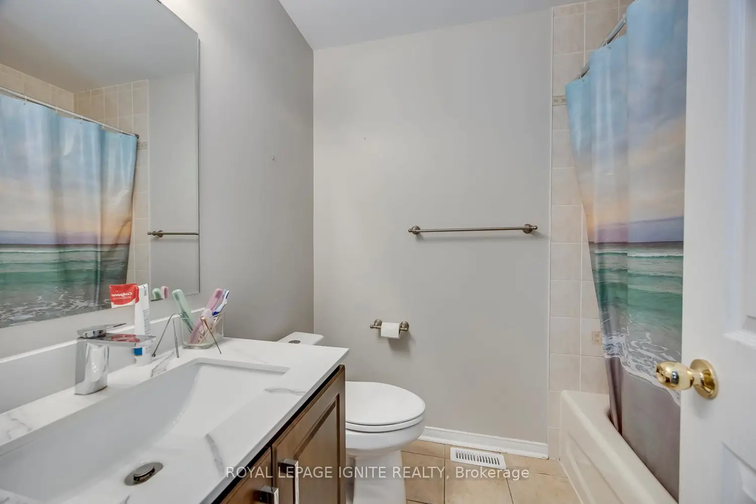 Additional image 15 of 7086 Fairmeadow Crescent
