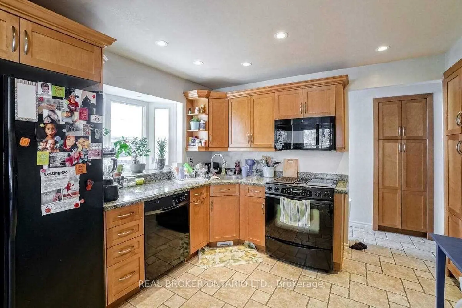 320 Williams Avenue photo 2
