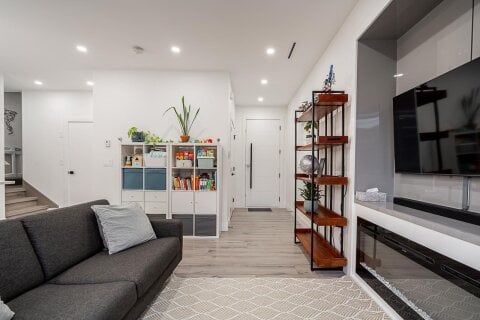 Additional image 8 of #2-4675 Canada Way, Burnaby, BC, V5G 1K9