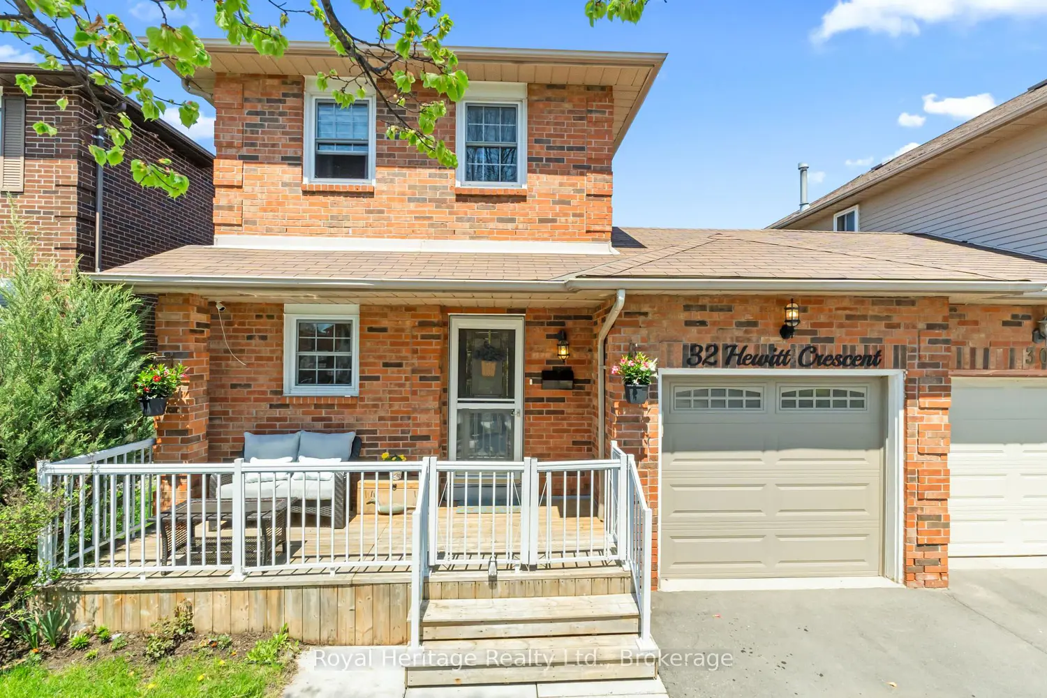 32 Hewitt Crescent