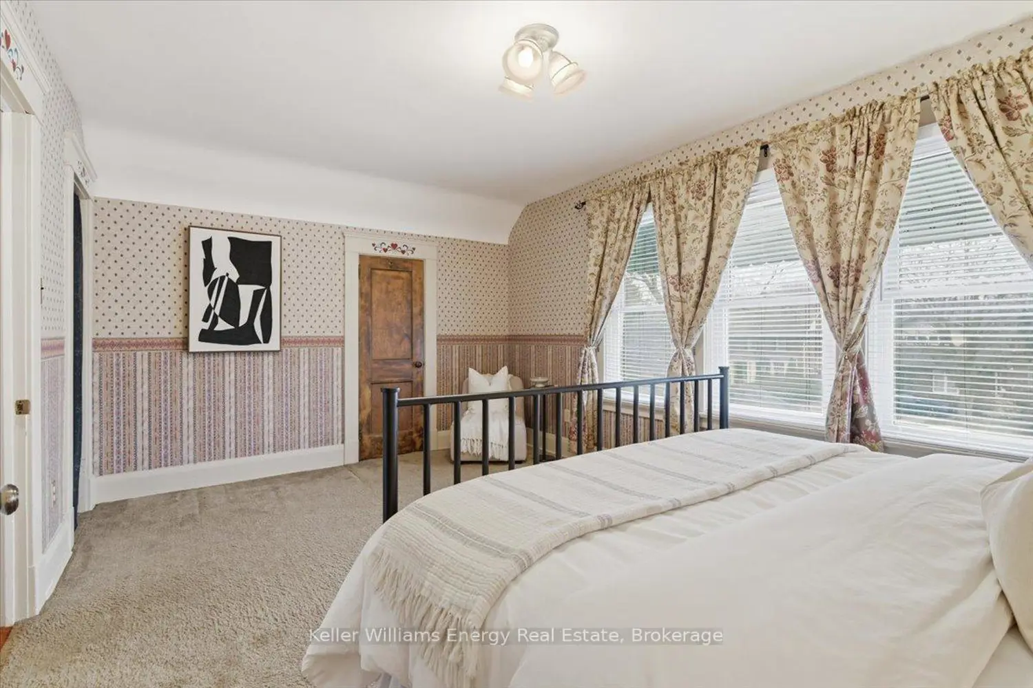 Additional image 12 of 482 Simcoe Street