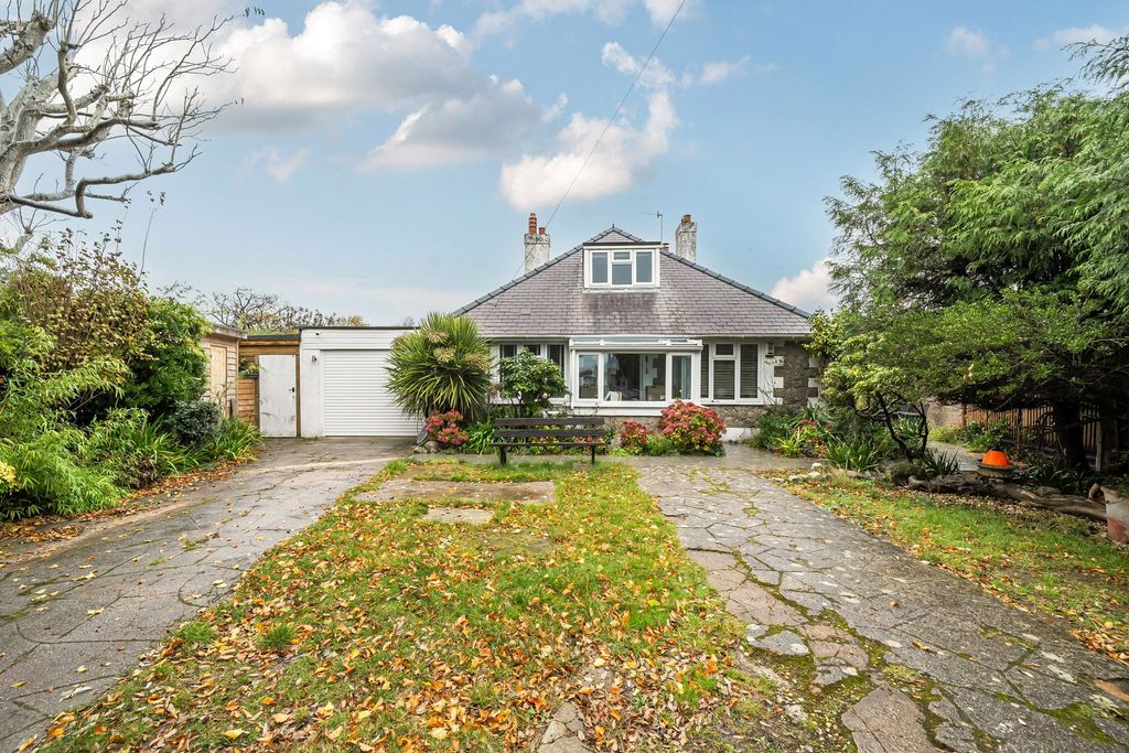 4 bed detached bungalow for saleFarm Close, Elmer, Bognor Regis PO22