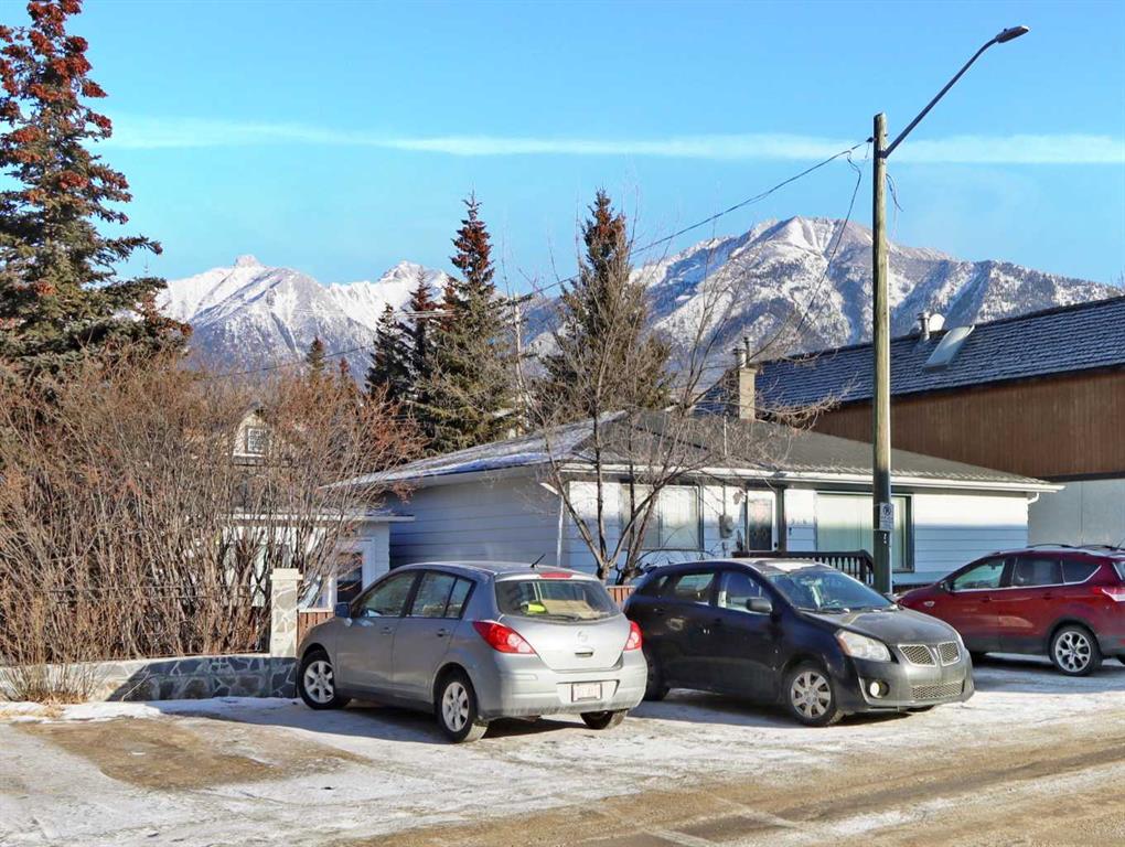906 Main Street, Canmore, AB, T1W1P3