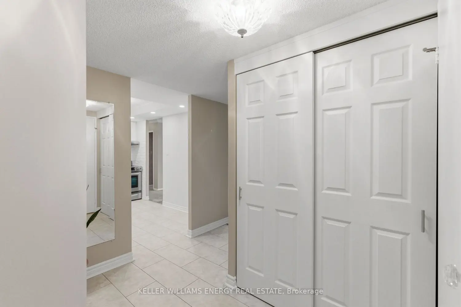 10 Dean Park Road 719 photo 3
