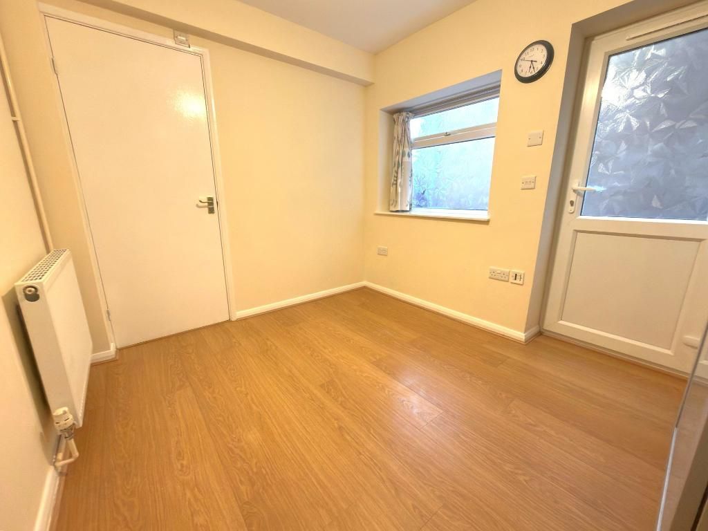 Additional image 7 of 4 bed detached house for saleBroughton Ave, Icknield Catchment, Luton, Bedfordshire LU3