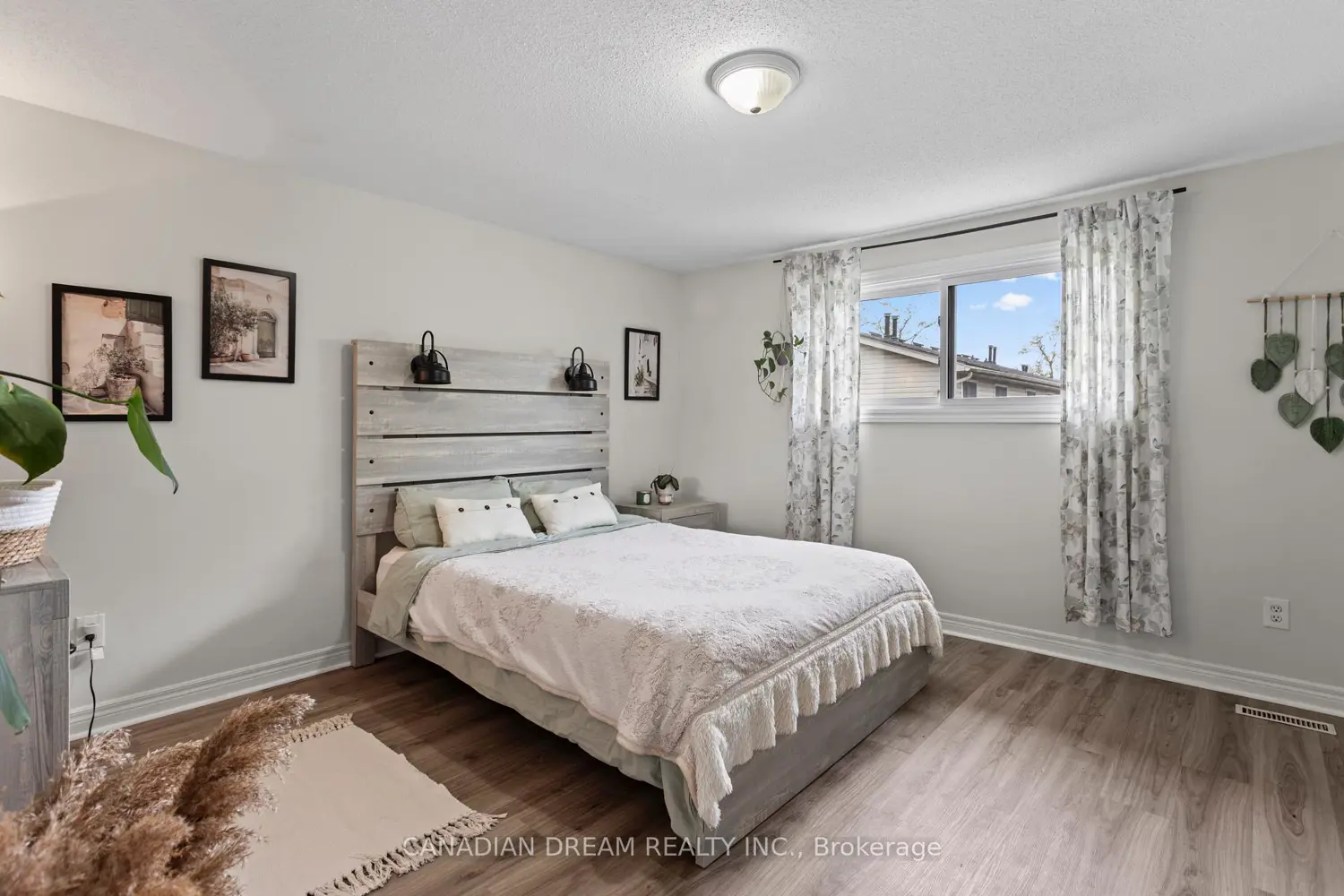 Additional image 11 of 1095 Jalna Boulevard 20