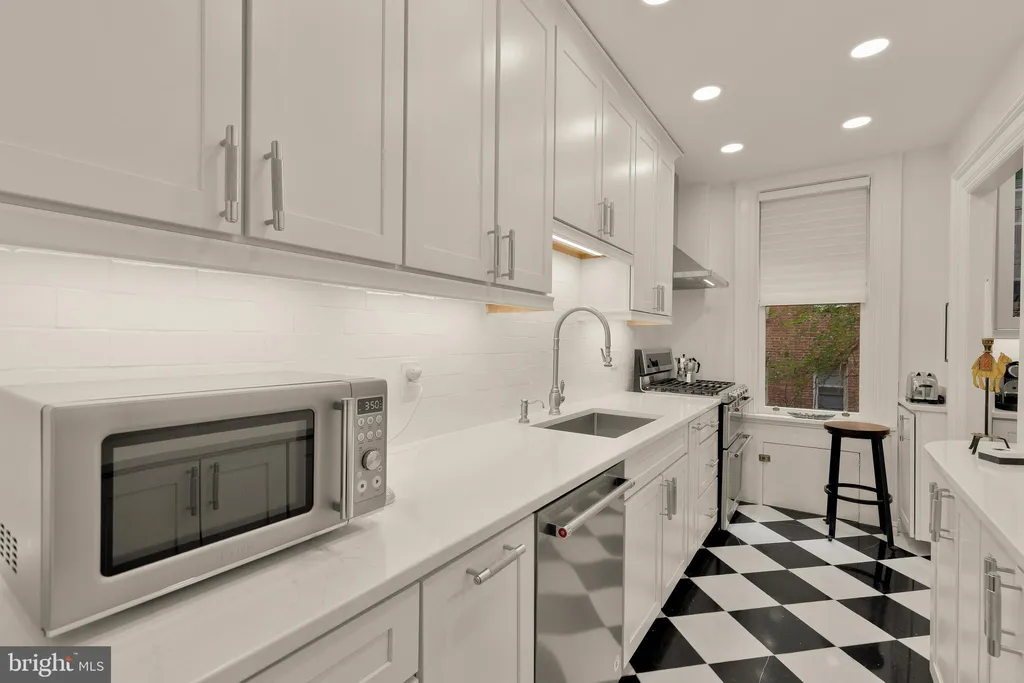 Additional image 14 of 2039 New Hampshire Avenue NW Unit 301, Washington, DC 20009