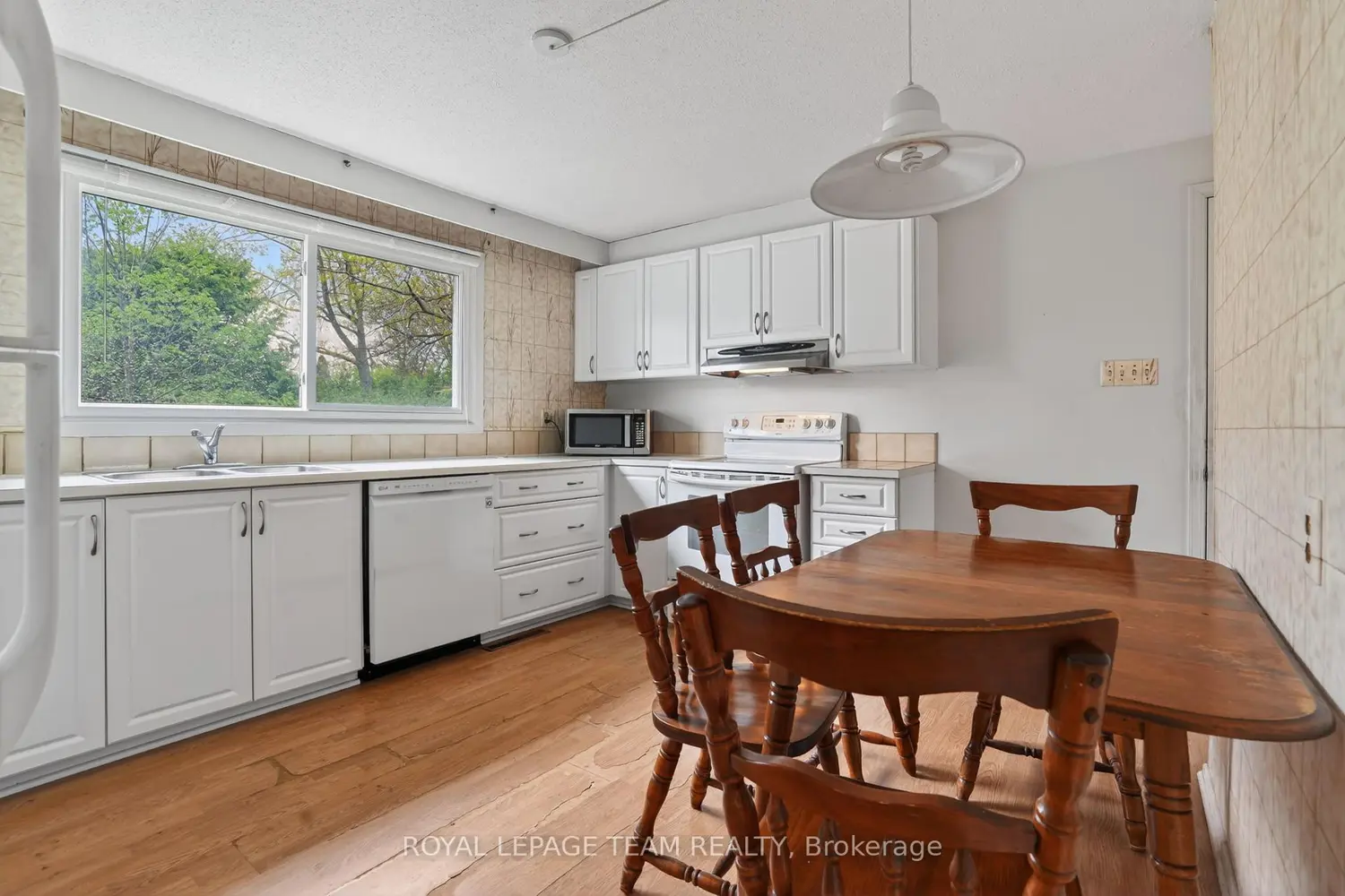 16 Parkglen Drive photo 5