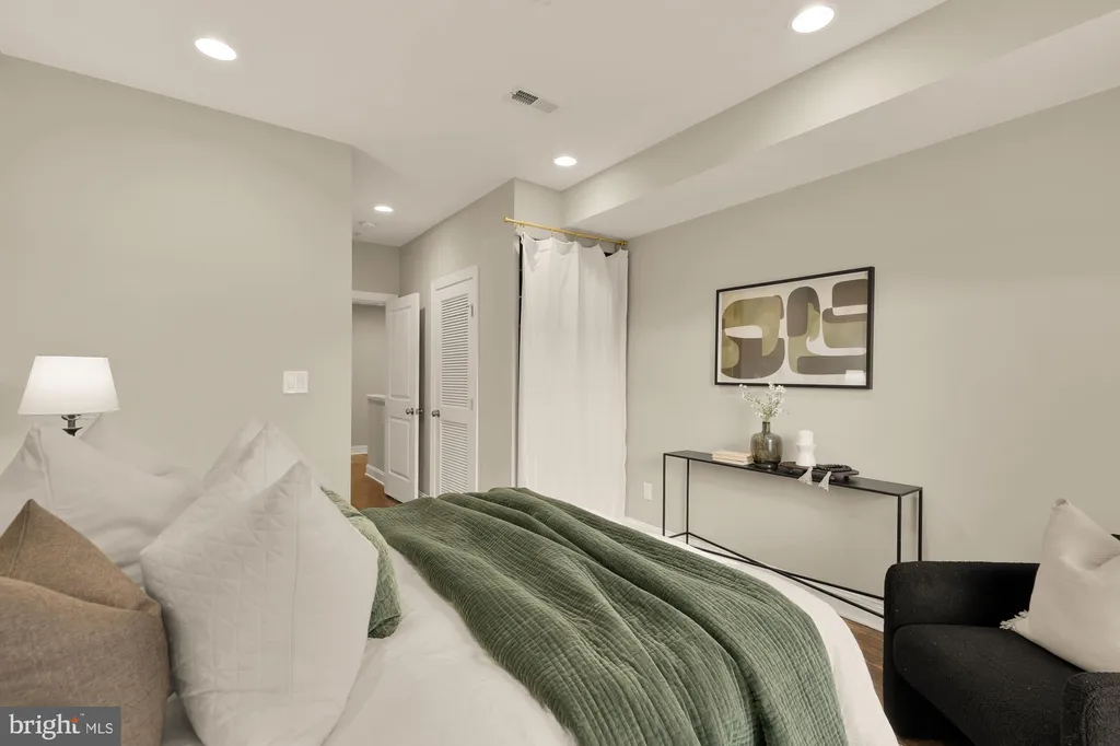 Additional image 13 of 1018 13th Street SE Unit 2, Washington, DC 20003