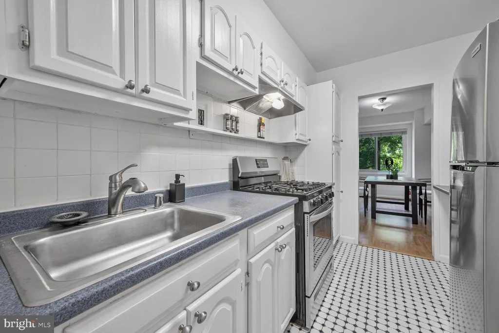 Additional image 11 of 4201 Cathedral Avenue NW Unit 303E, Washington, DC 20016