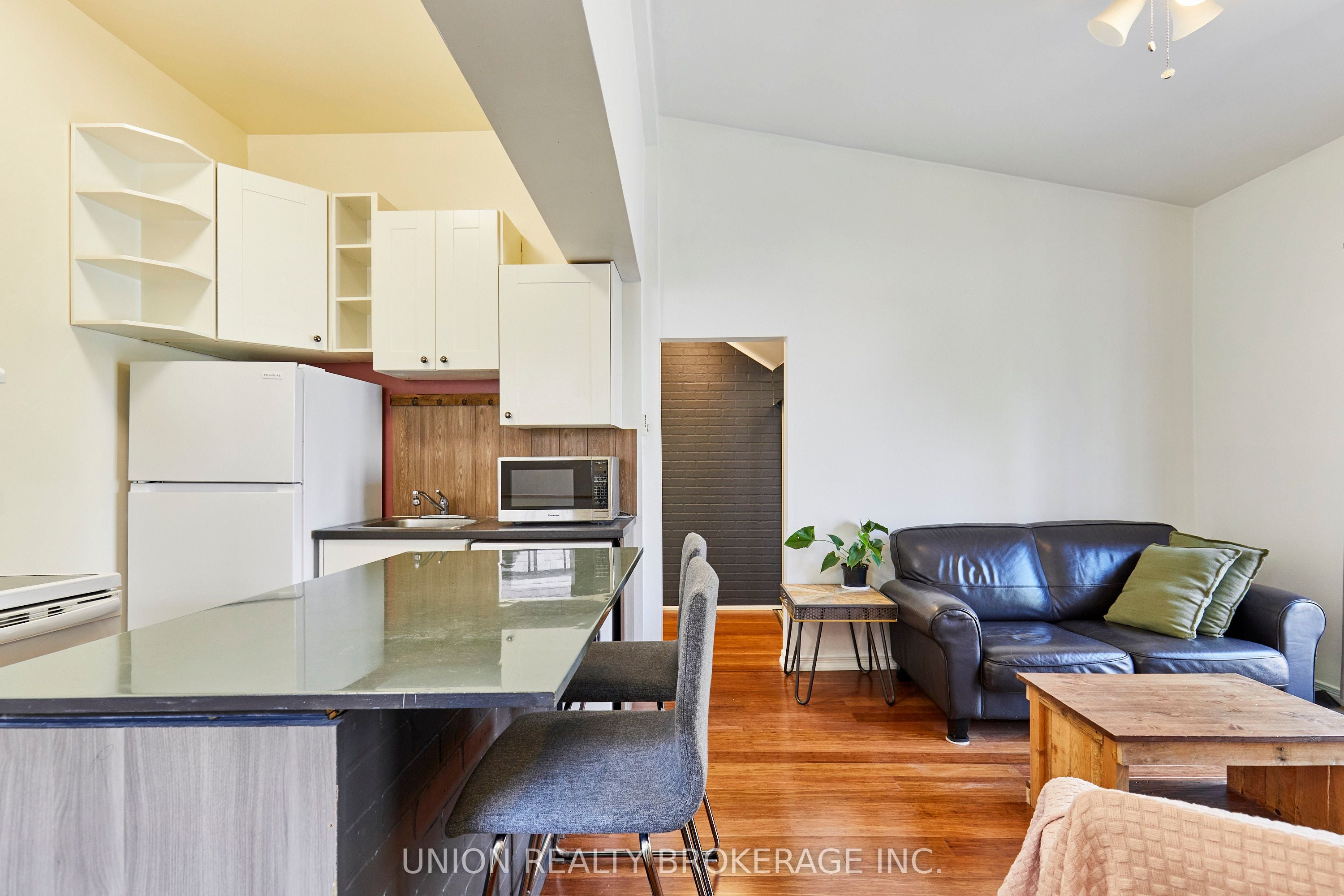 Additional image 6 of 3rd Floor-92 Dixon Avenue, Toronto, ON, M4L 1N7