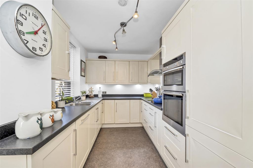 Additional image 4 of 2 bed flat for saleHatter Street, Bury St. Edmunds IP33