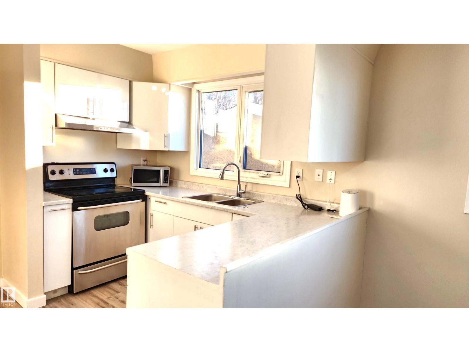 Additional image 5 of 4709 106 Street NW, Edmonton, AB, T5J2S7