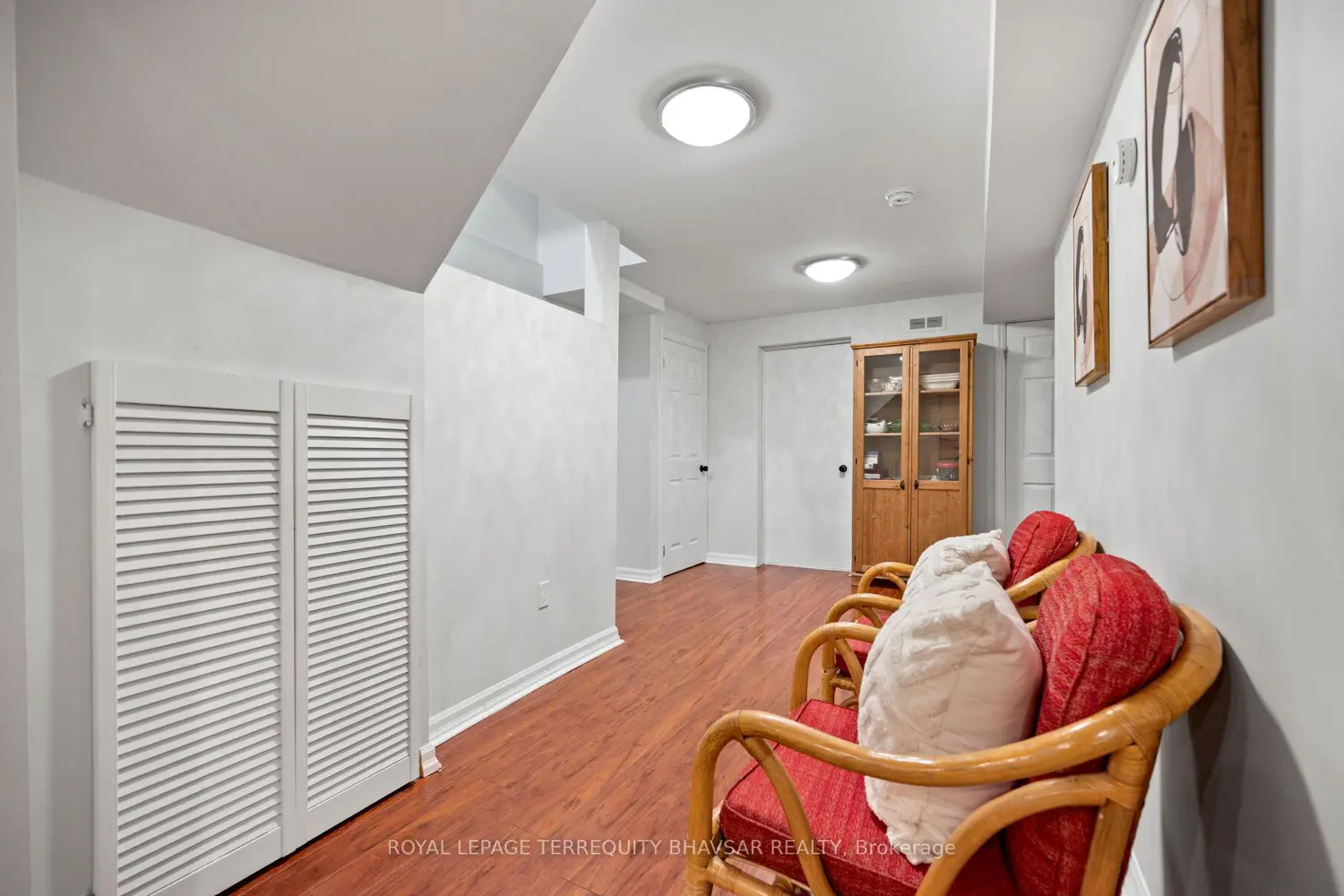Additional image 10 of 2470 Strathmore Crescent