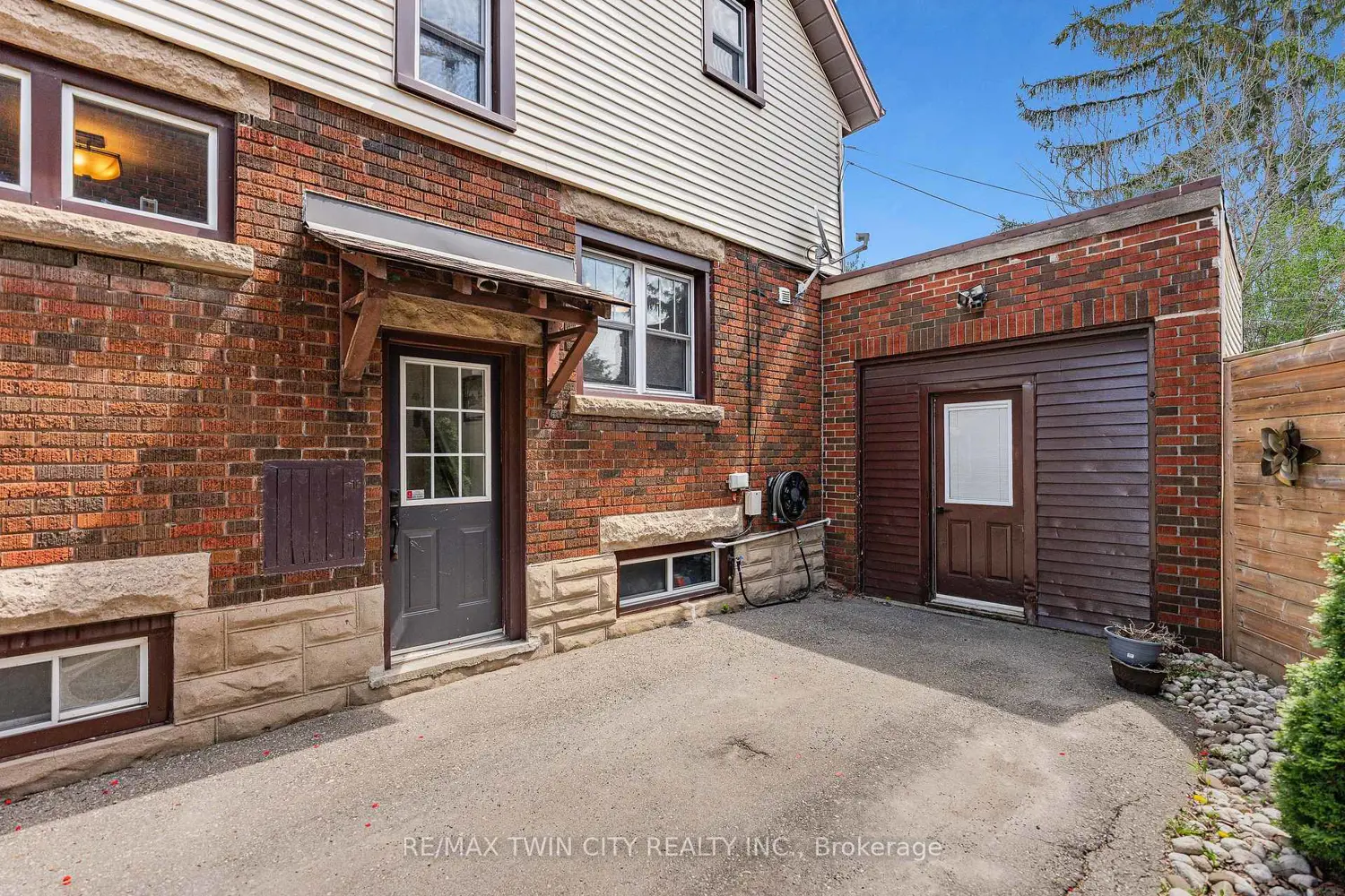 Additional image 4 of 39 Borden Avenue