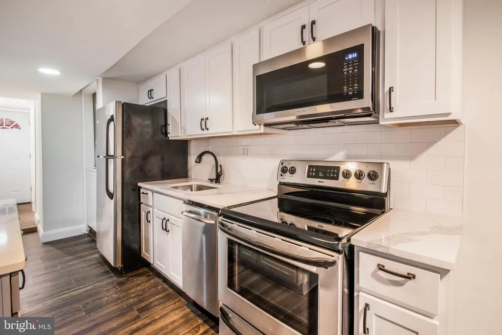 104 15th Street SE Unit B, Washington, DC 20003 photo 5