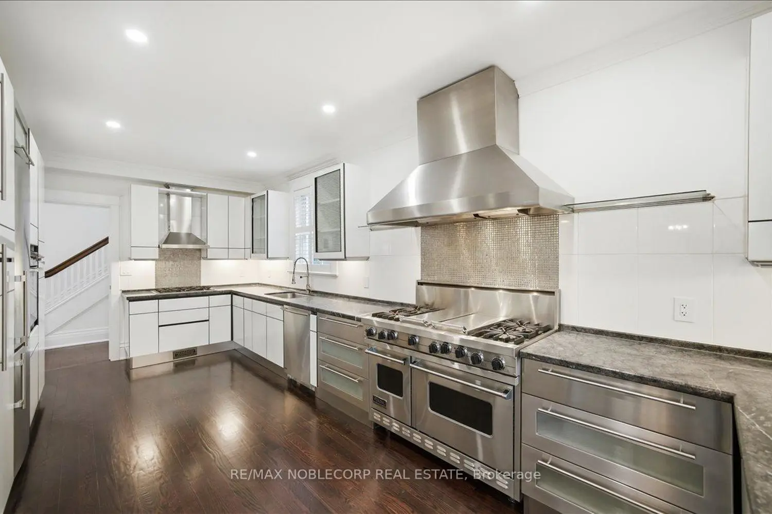 38 Glenrose Avenue photo 5