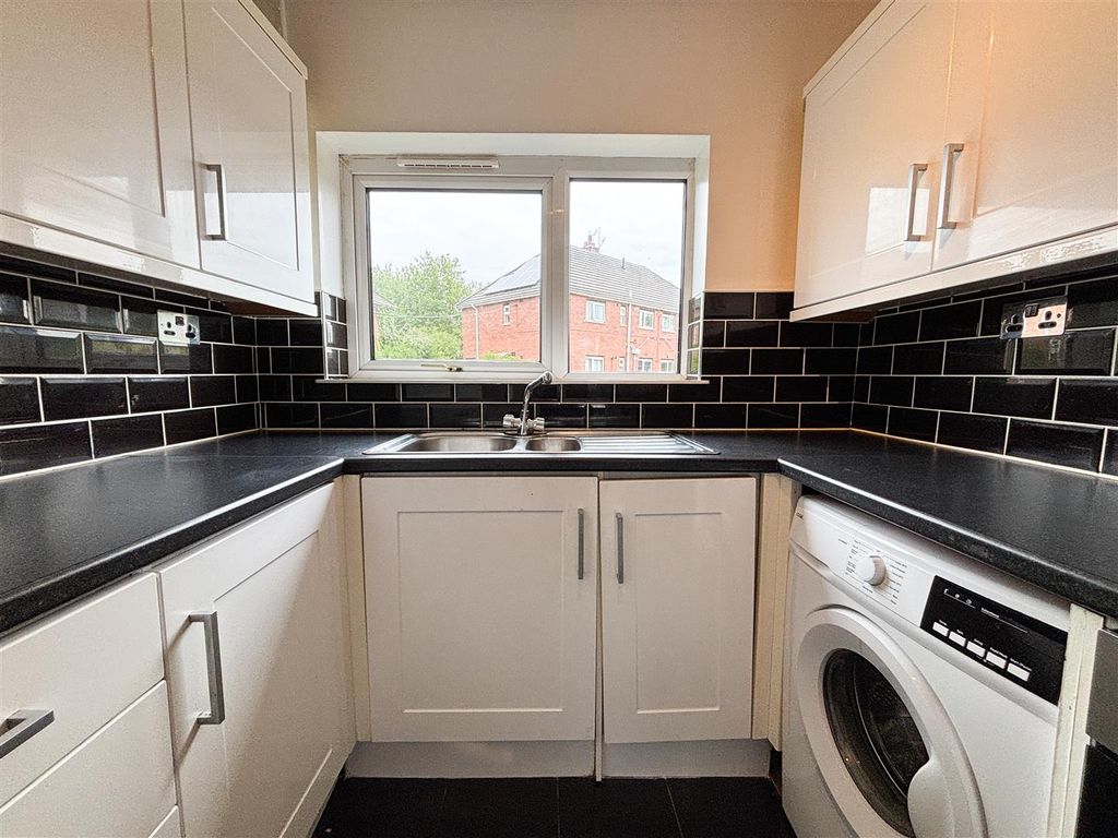 Additional image 10 of 2 bed flat for saleJohnson Place, Stoke-On-Trent ST6