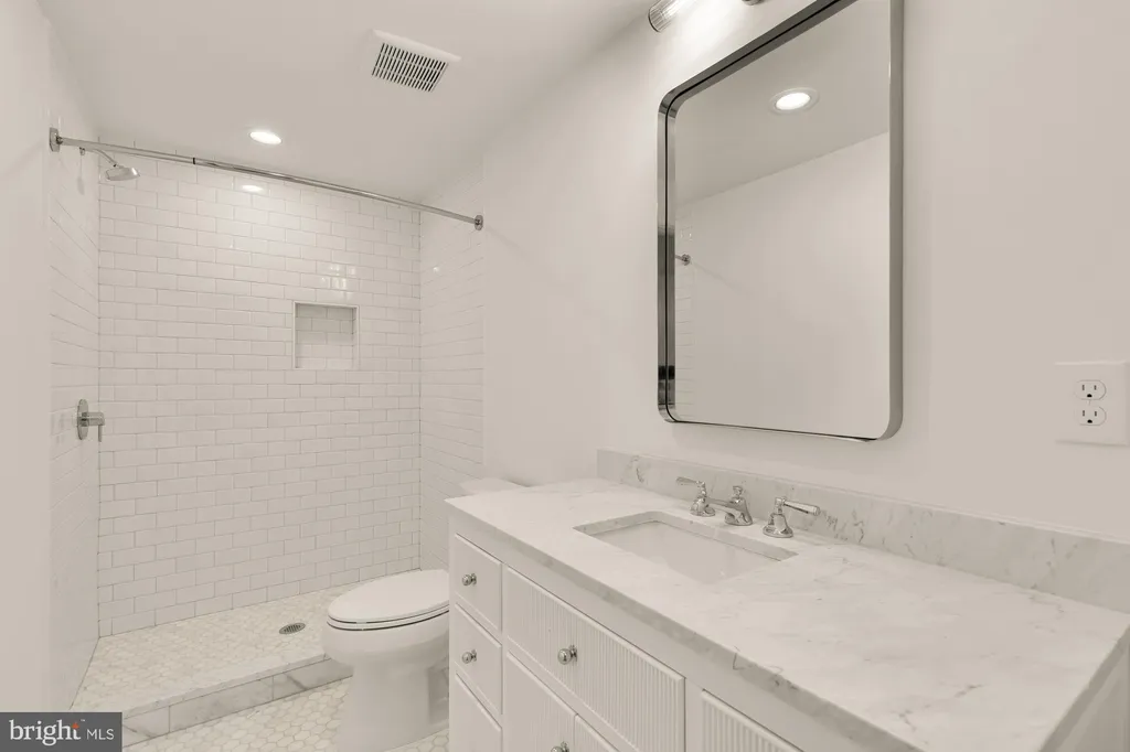 Additional image 36 of 1010 I Street NE, Washington, DC 20002