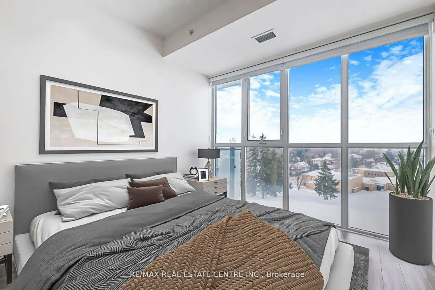 Additional image 6 of 128 King Street 1007