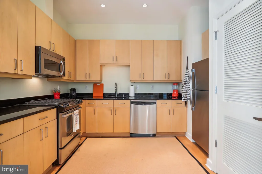 Additional image 3 of 675 E Street NW Unit 250, Washington, DC 20004