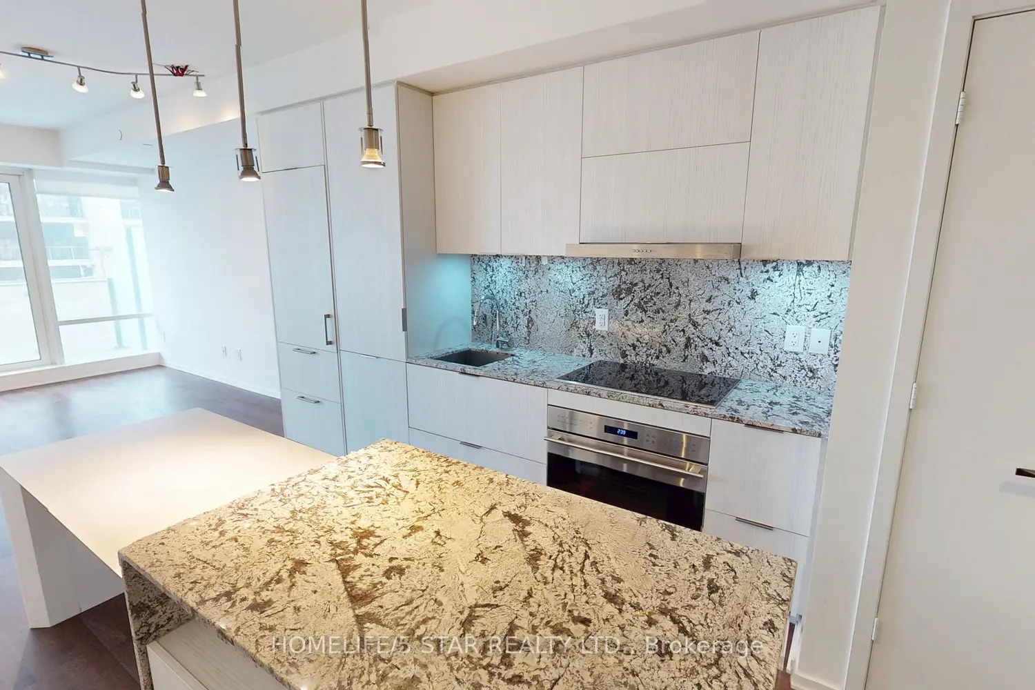 1 Bloor Street 4407