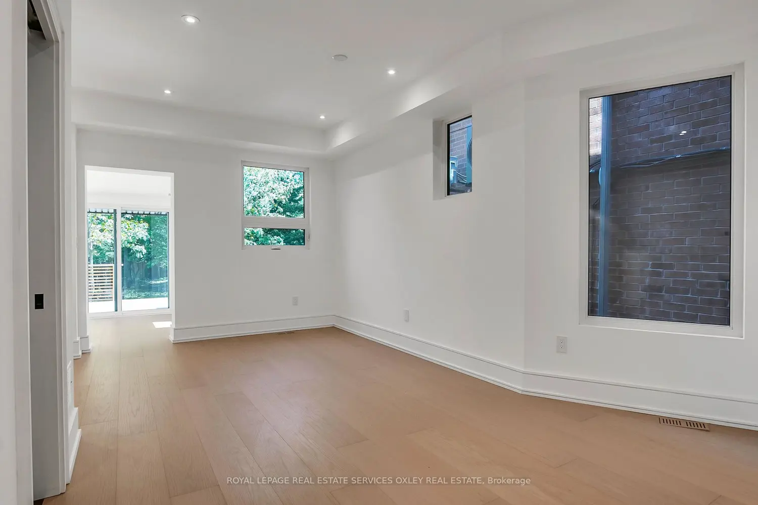 195 Albany Avenue photo 2
