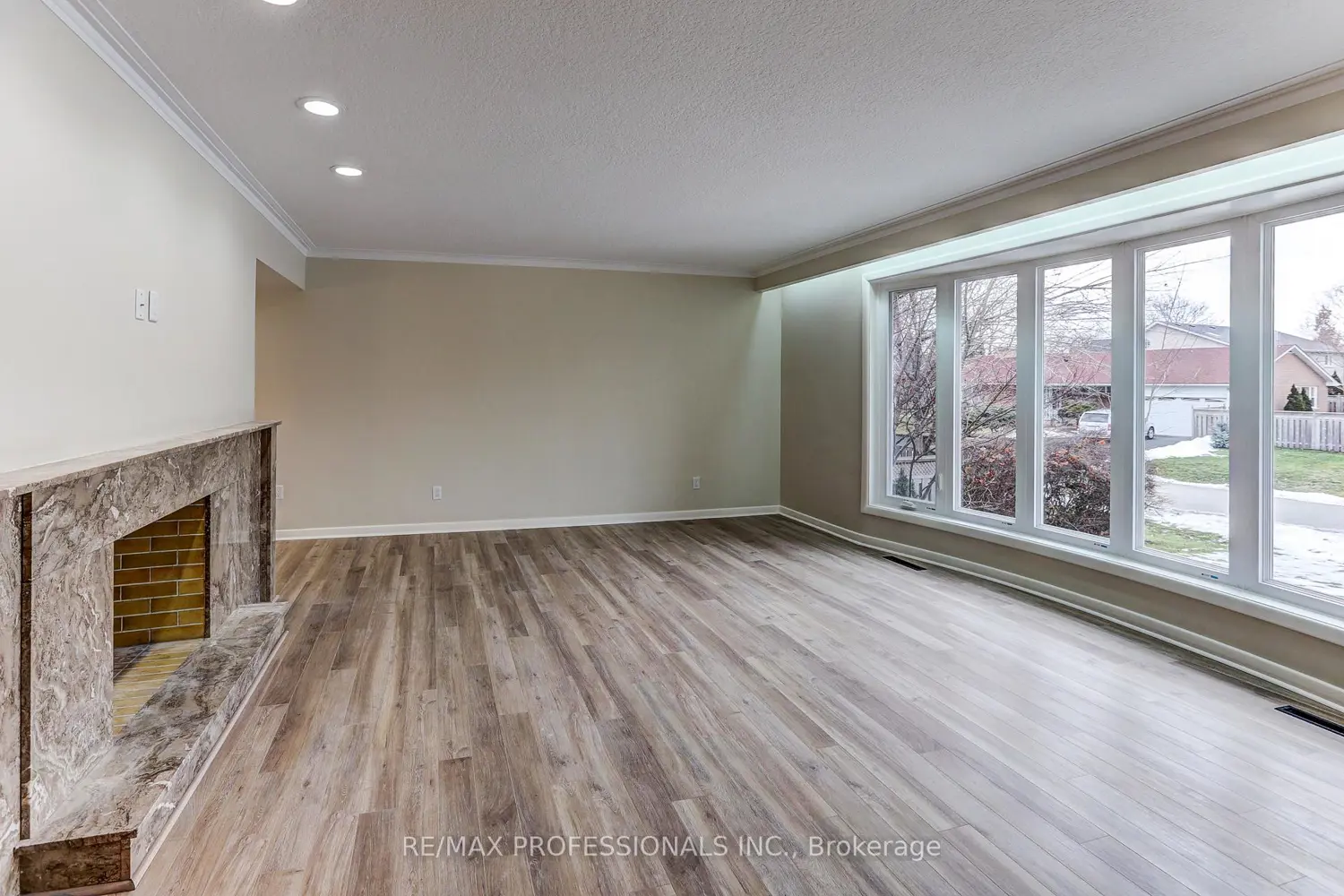 23 Ravensbourne Crescent photo 4