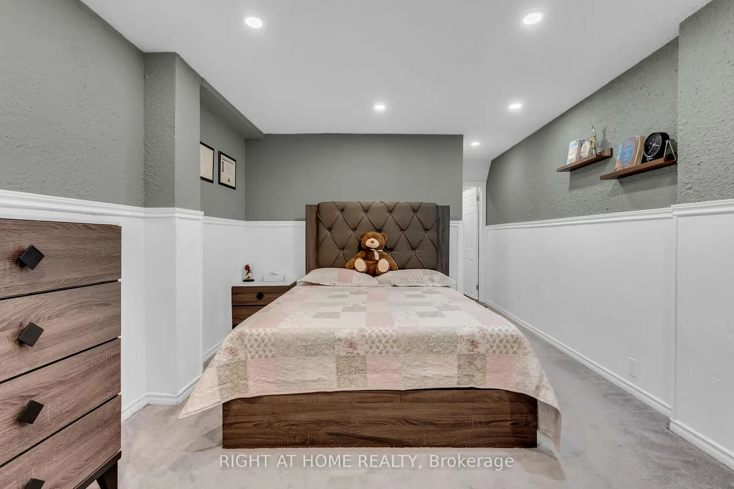 Additional image 14 of 940 Gentry Crescent