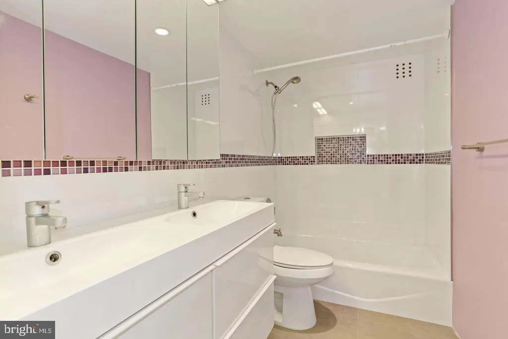 Additional image 16 of 4201 Cathedral Avenue NW Unit 215W, Washington, DC 20016