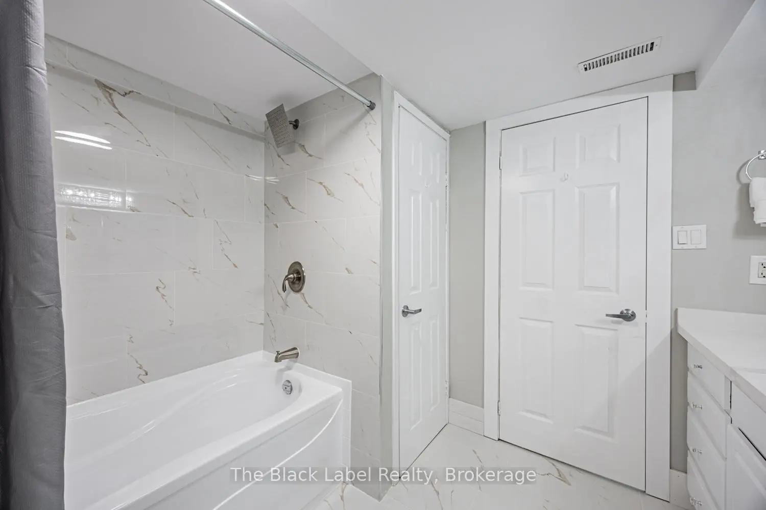 Additional image 12 of 48 Lipton Crescent